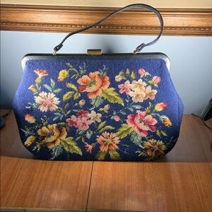 Vintage Antique Floral Needlepoint Tapestry Handbag in Beautiful Condition